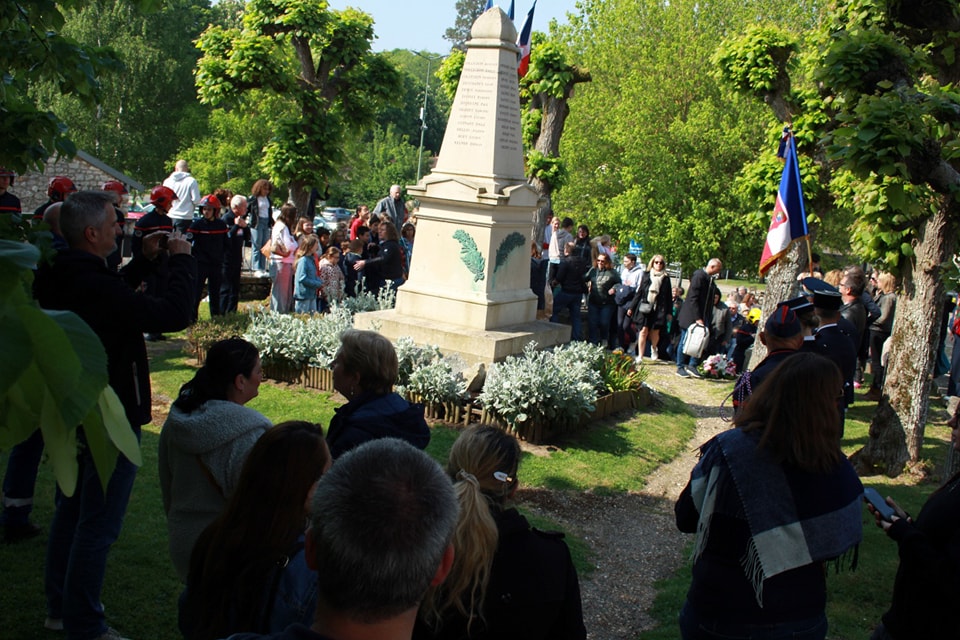 Commémoration du 8 mai au monument aux morts