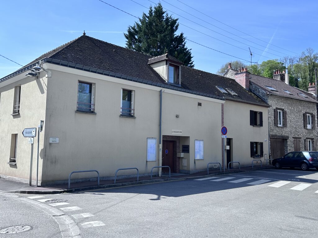 Vue sur l'entrée de La Hussardière