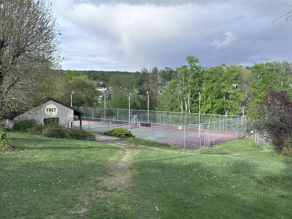 Les cours de tennis