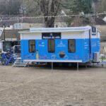 La maison du vélo sur la place de la Mairie de Septeuil